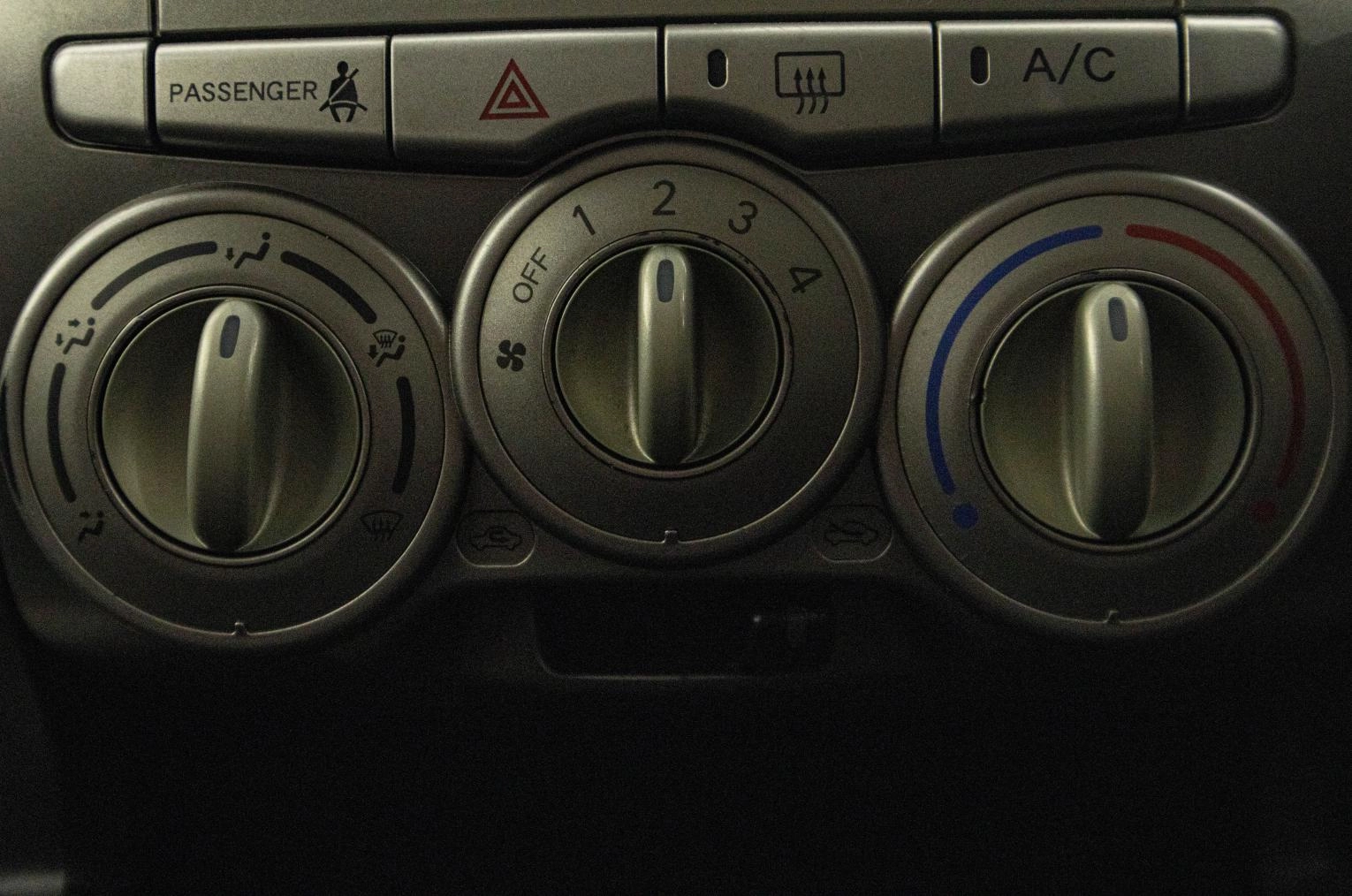 Toyota Passo 17 из 19