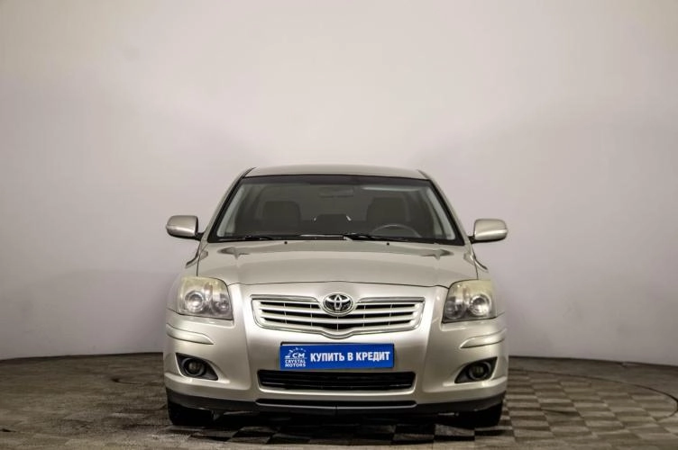 Toyota Avensis 2 из 5