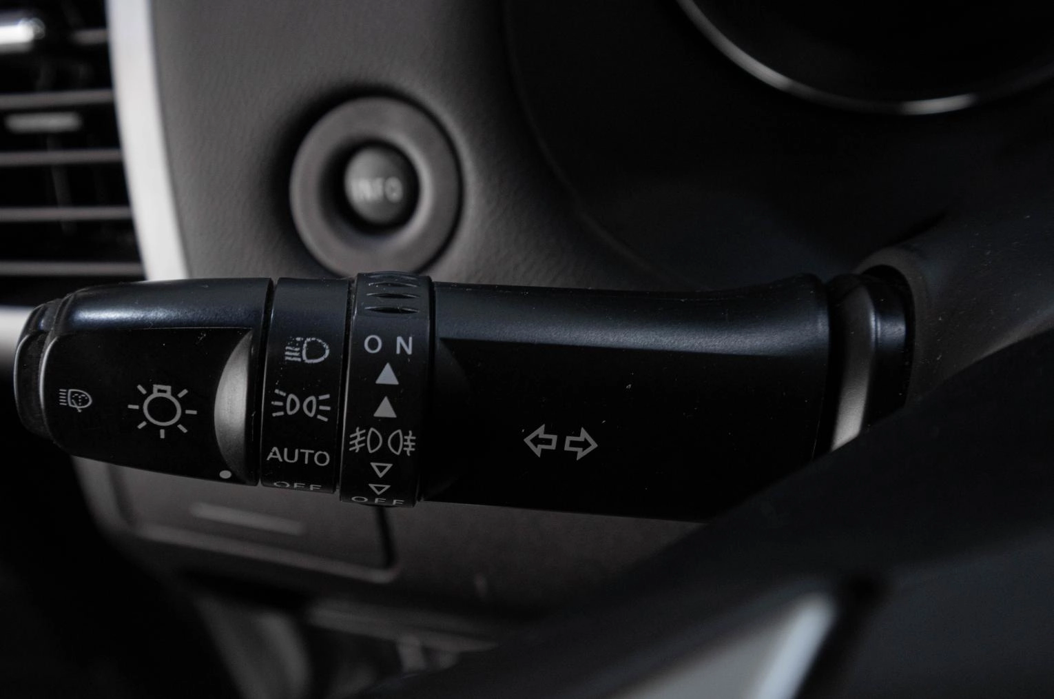 Citroen C-Crosser 10 из 22