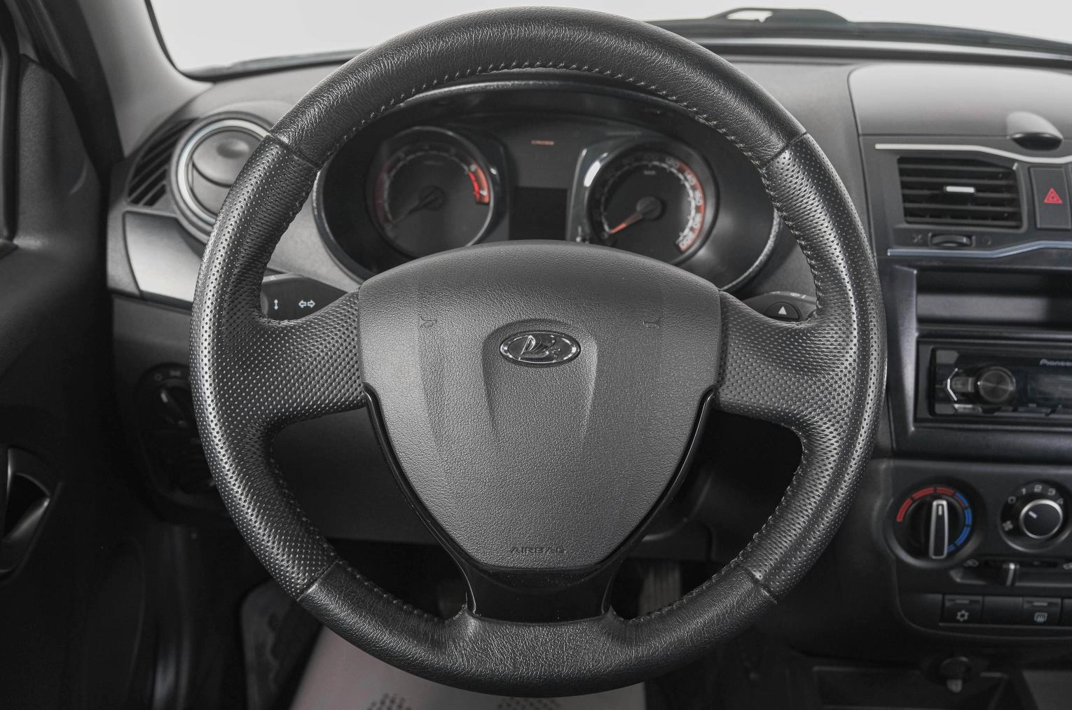 ВАЗ (LADA) Granta 15 из 20