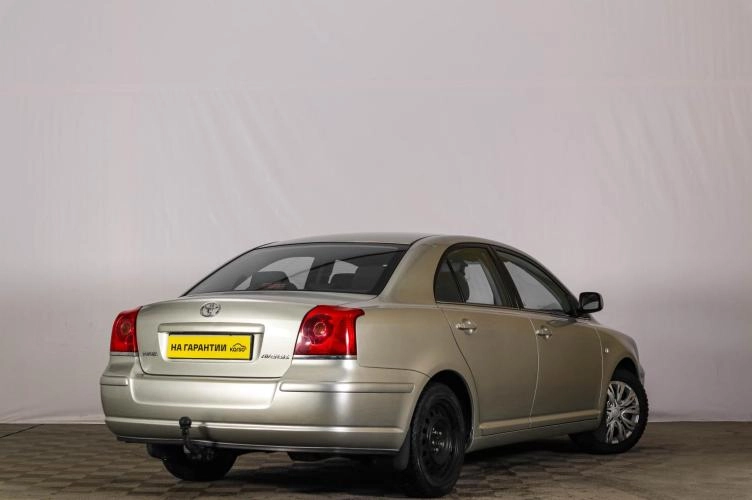 Toyota Avensis 4 из 5