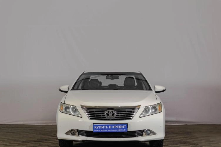 Toyota Camry 2 из 5