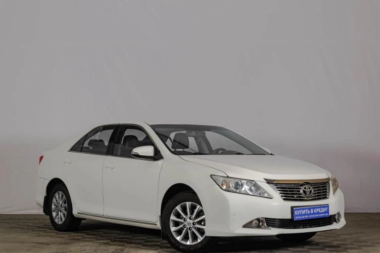 Toyota Camry 1 из 5
