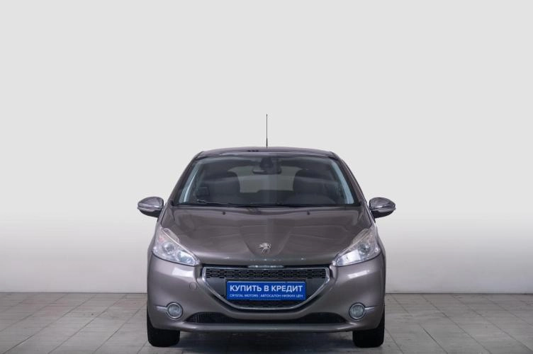 Peugeot 208 3 из 5