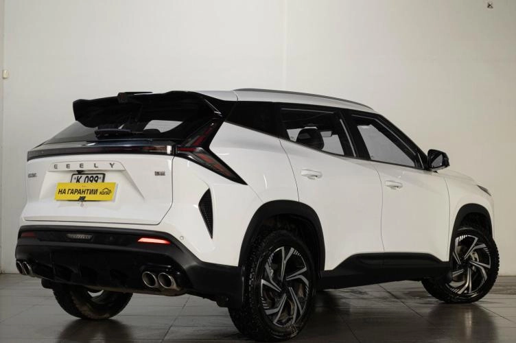 Geely Atlas 4 из 5