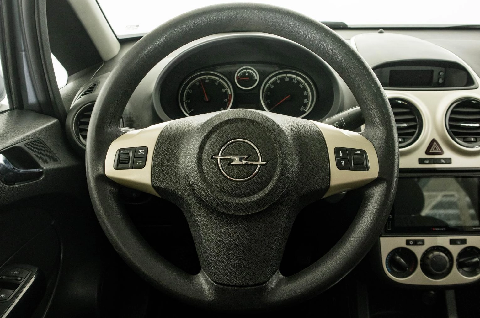 Opel Corsa 15 из 22