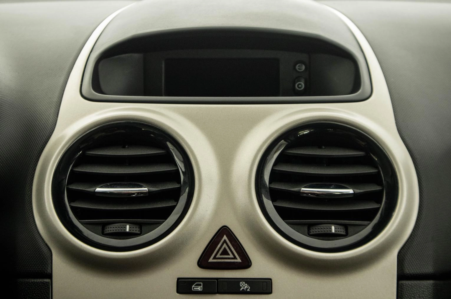 Opel Corsa 18 из 22