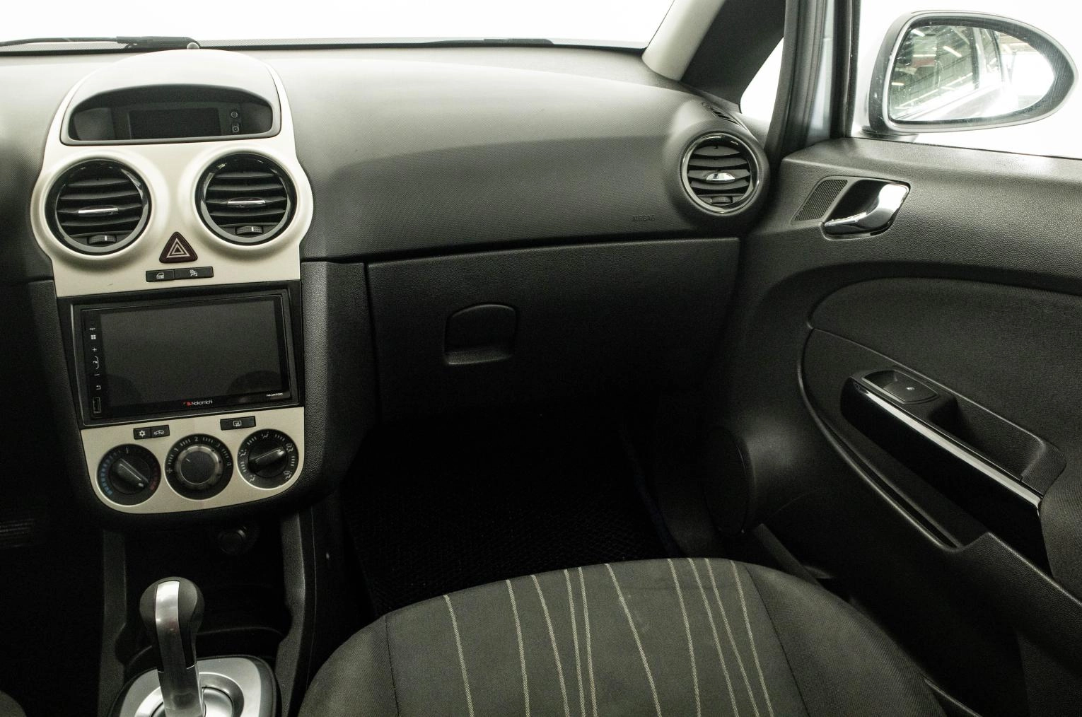 Opel Corsa 14 из 22