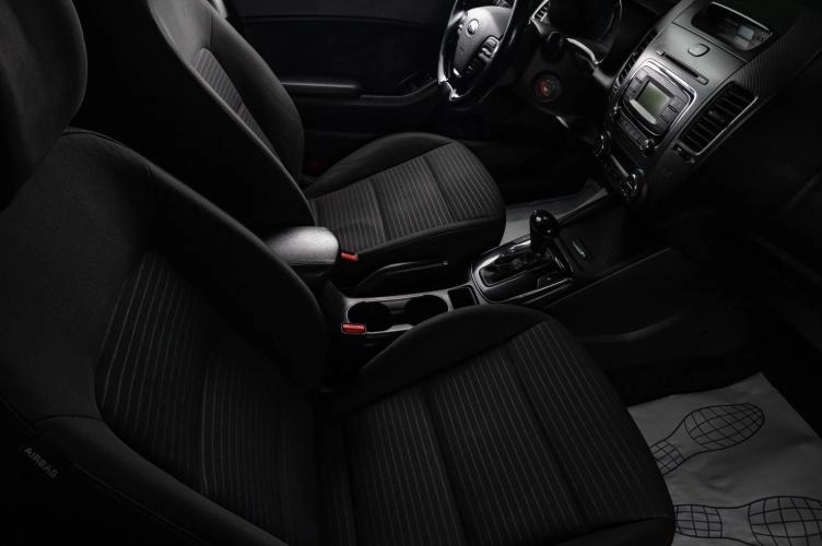 KIA Cerato 17 из 19