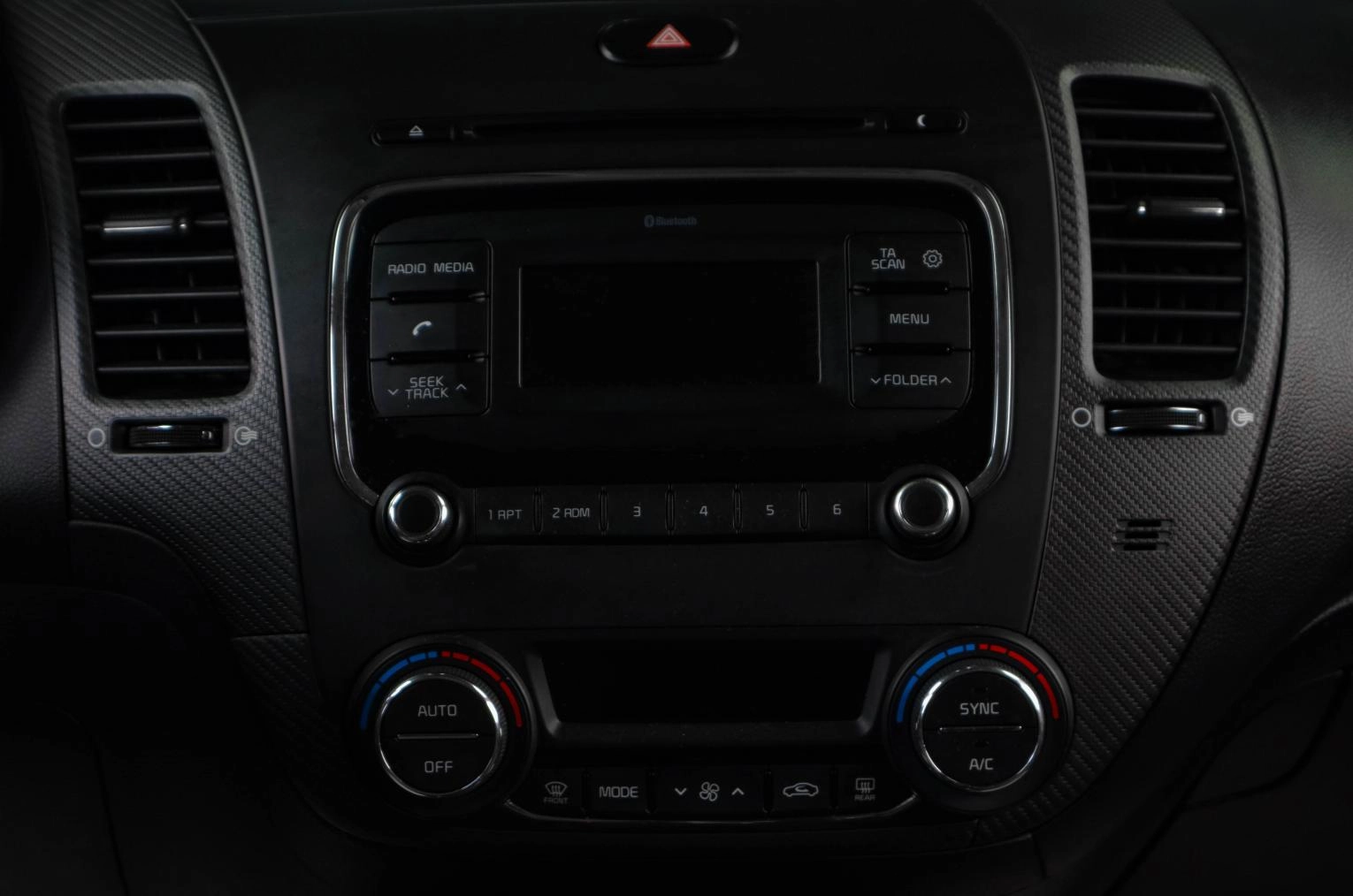 KIA Cerato 13 из 19