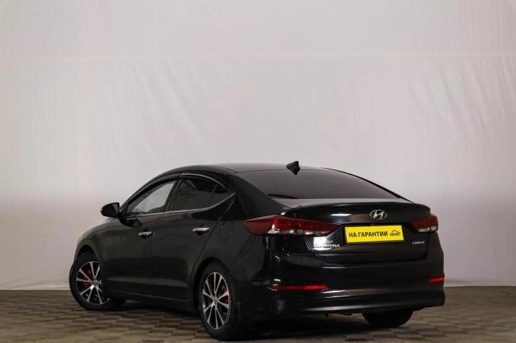 Hyundai Elantra 5 из 5