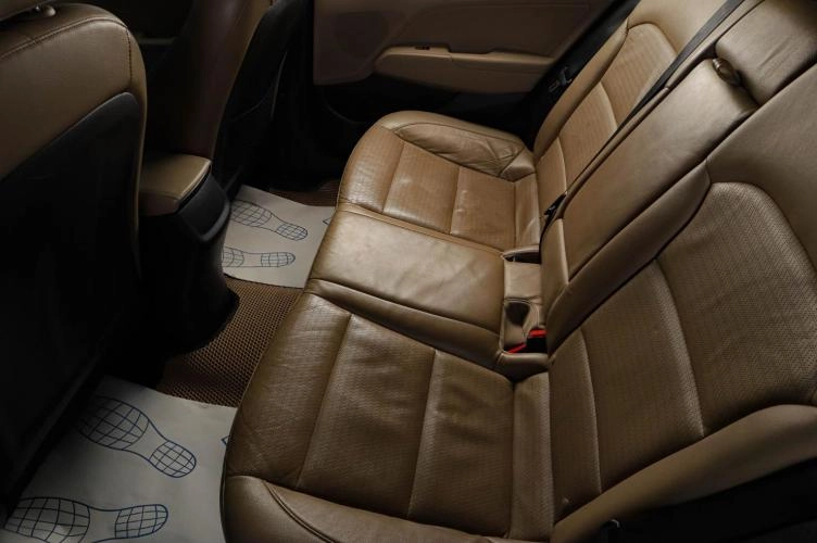 Hyundai Elantra 3 из 5