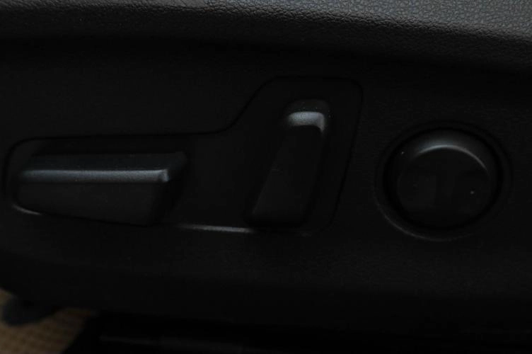 Hyundai Elantra 1 из 5