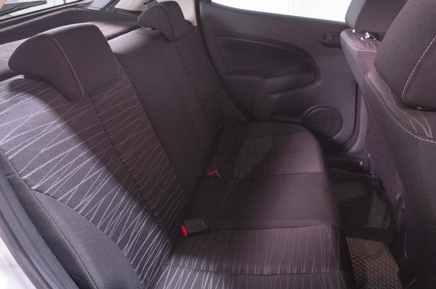 Mazda Demio 19 из 20