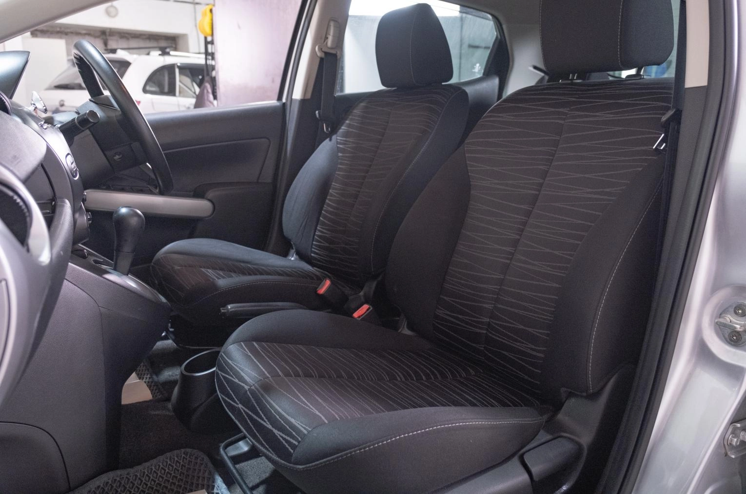 Mazda Demio 17 из 20