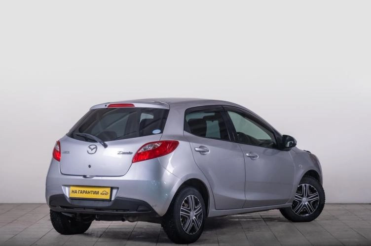 Mazda Demio 6 из 6