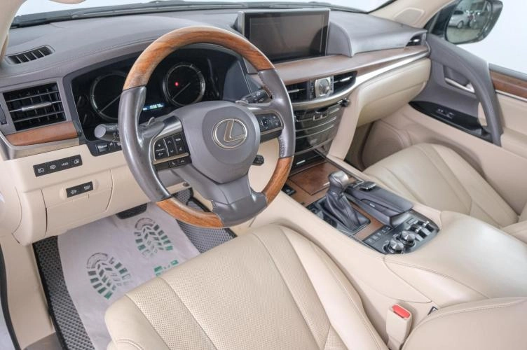 Lexus LX 8 из 22