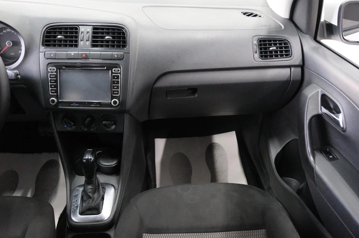 Volkswagen Polo 17 из 23