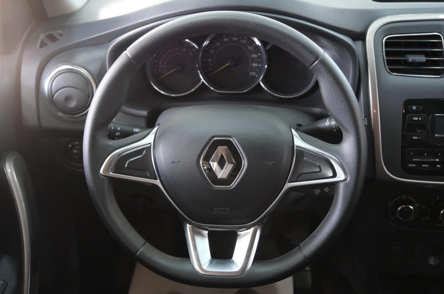 Renault Logan Stepway 12 из 22