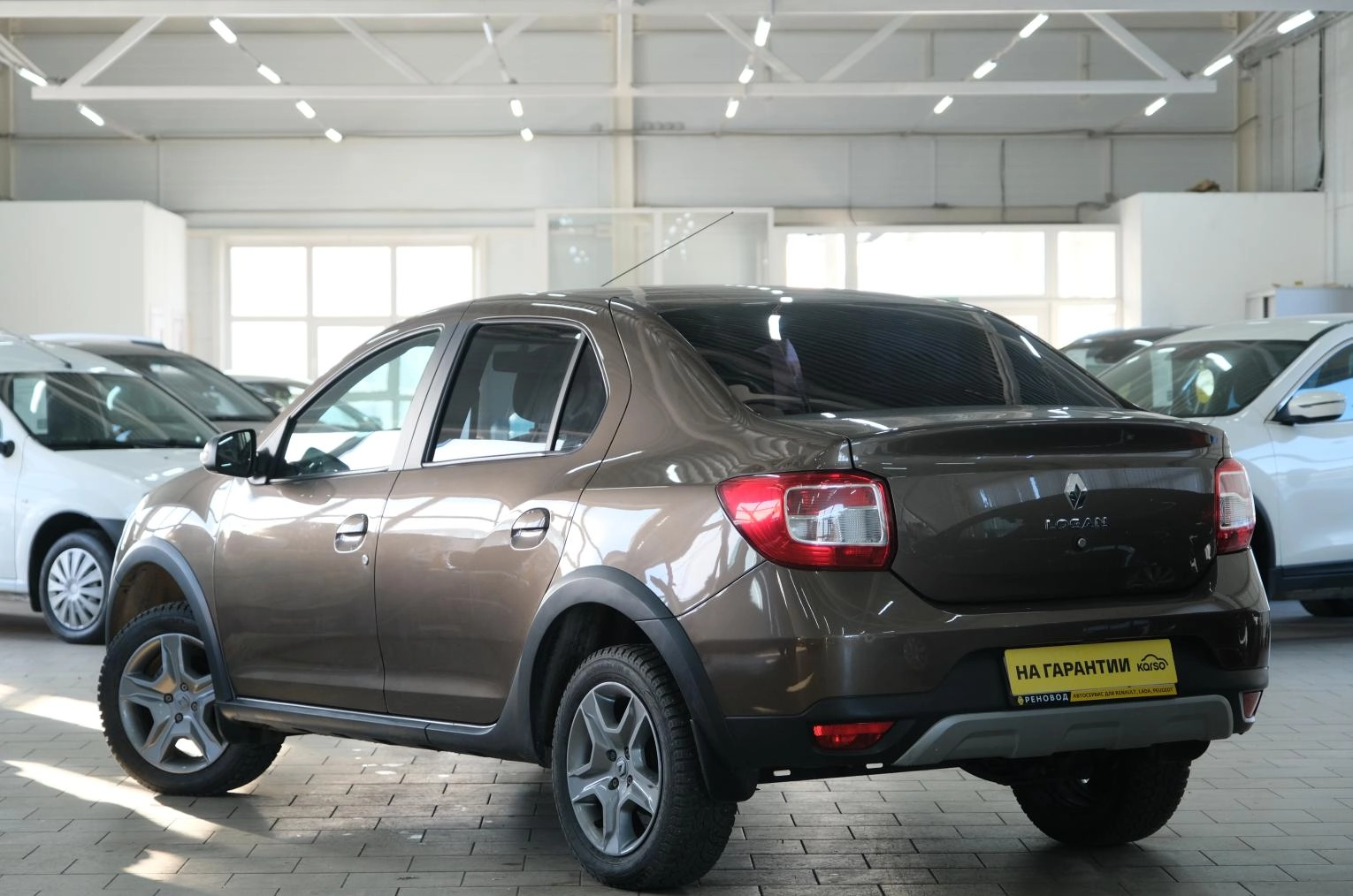 Renault Logan Stepway 4 из 22