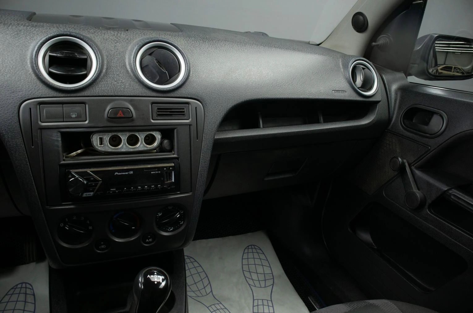 Ford Fusion 10 из 16