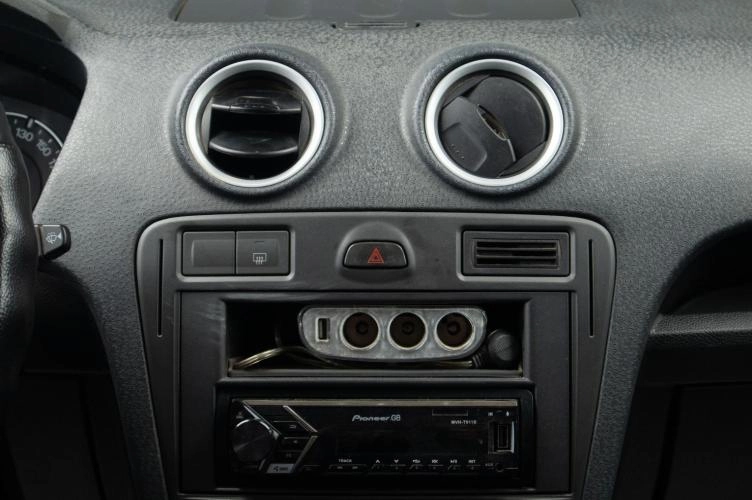 Ford Fusion 11 из 16