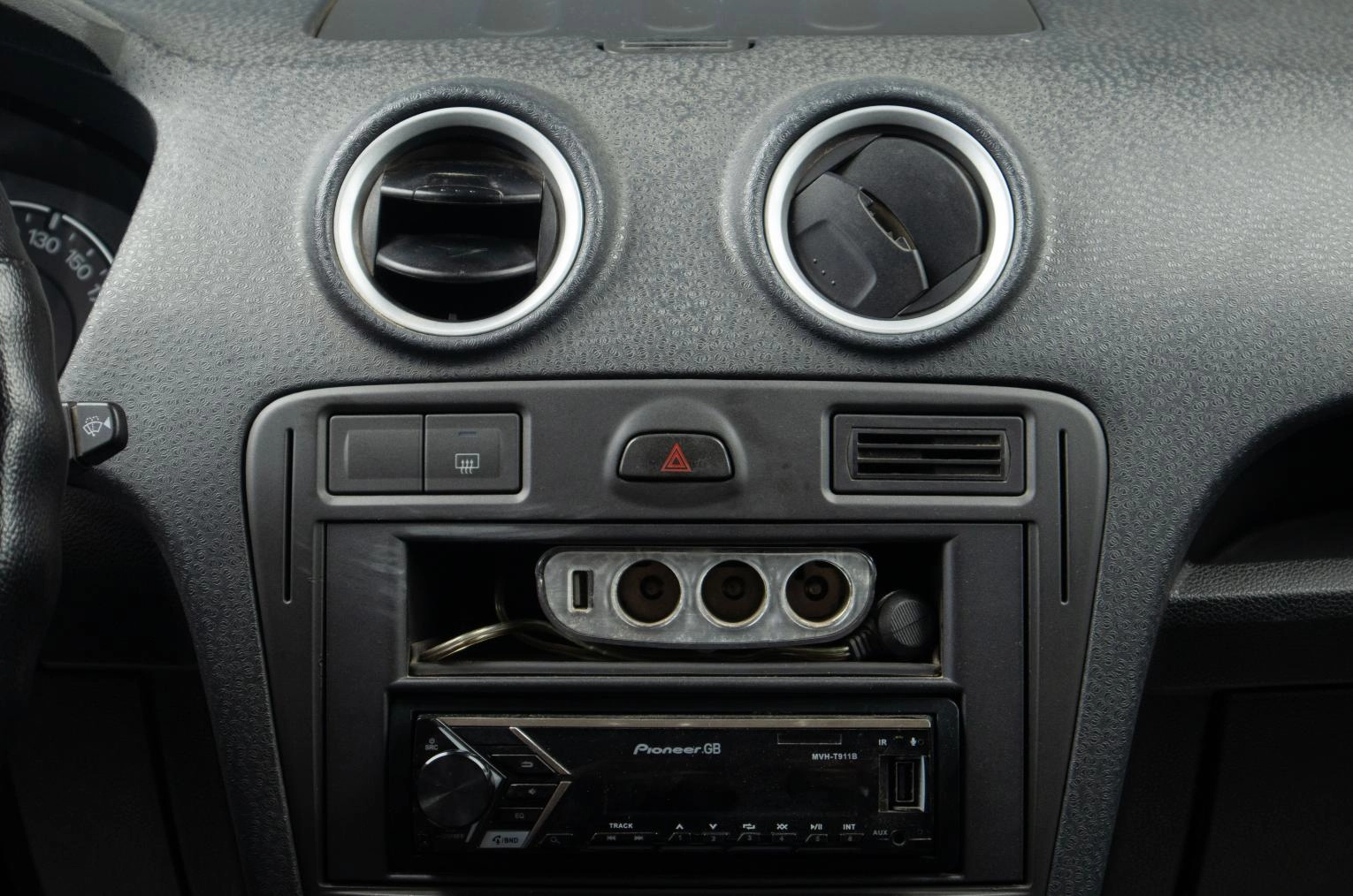 Ford Fusion 11 из 16