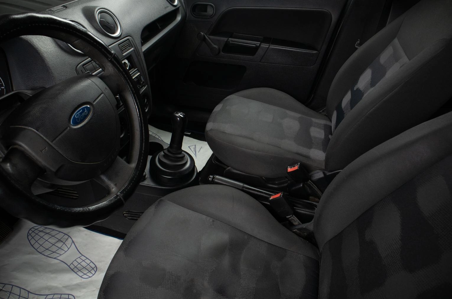 Ford Fusion 13 из 16