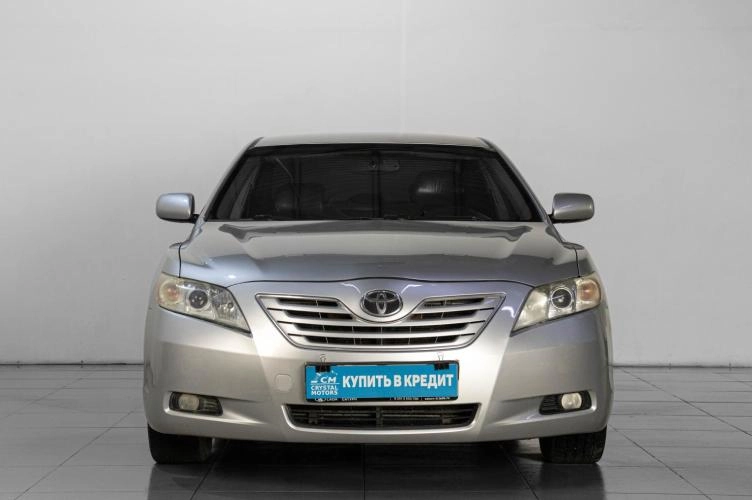 Toyota Camry 2 из 5