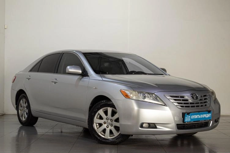 Toyota Camry 1 из 5