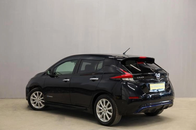 Nissan Leaf 4 из 5