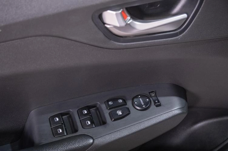 Hyundai Solaris 18 из 22