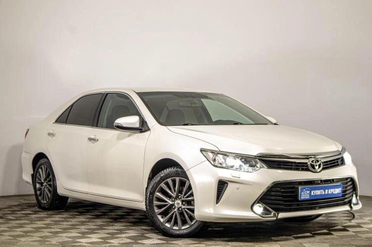 Toyota Camry 1 из 5