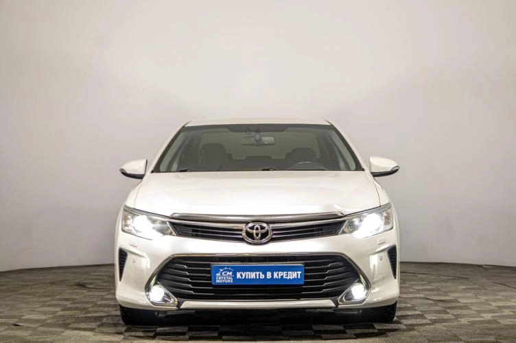 Toyota Camry 2 из 5