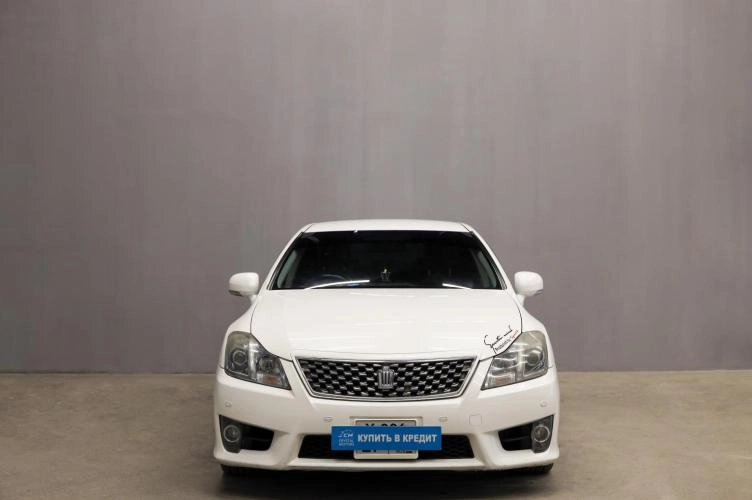 Toyota Crown 2 из 5