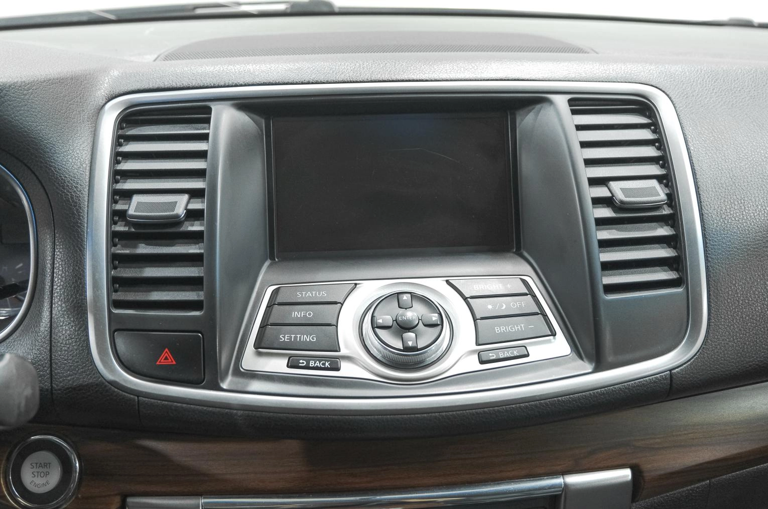 Nissan Teana 21 из 24