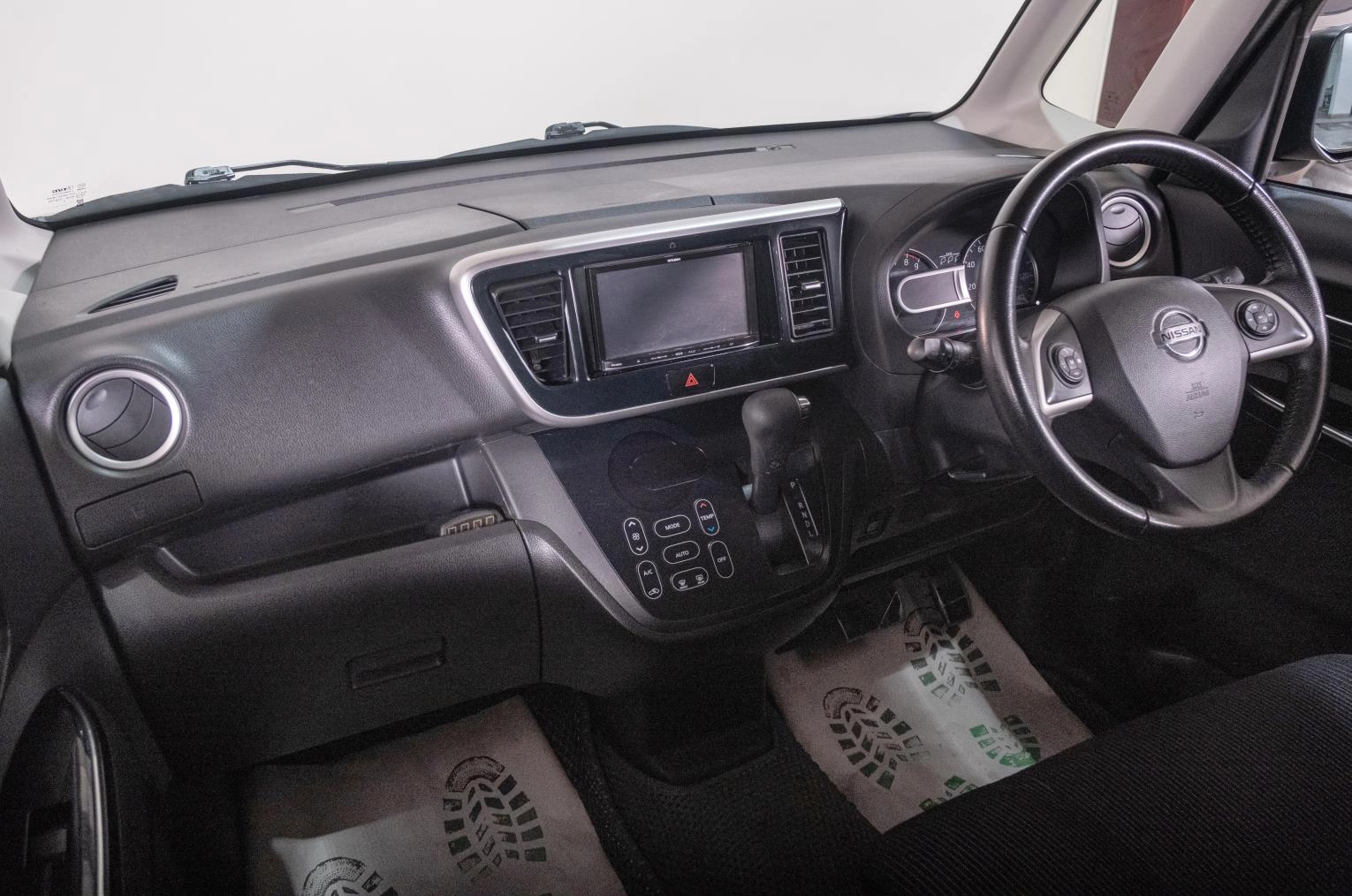 Nissan Dayz Roox 15 из 21