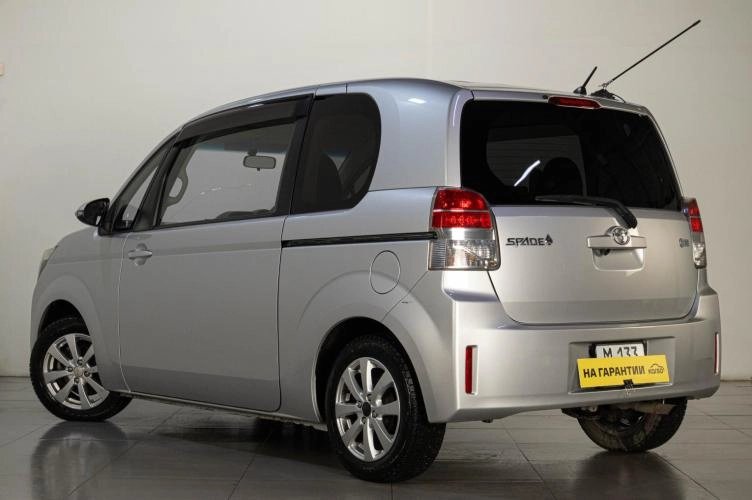 Toyota Spade 4 из 5