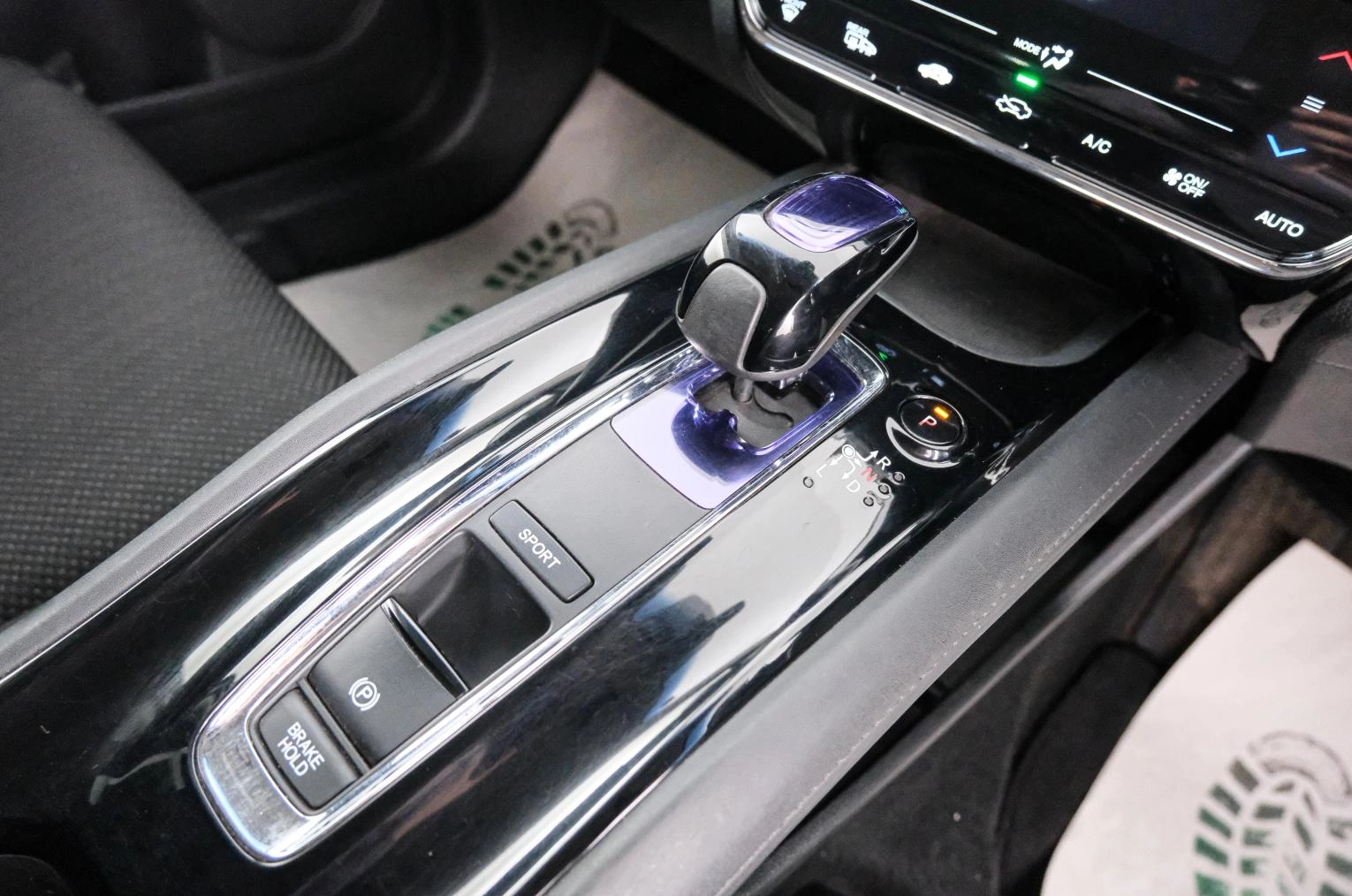 Honda Vezel 16 из 23