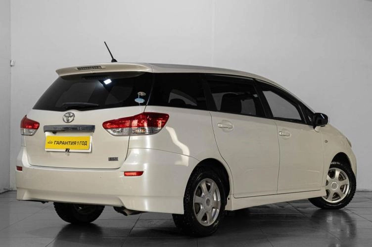 Toyota Wish 4 из 5