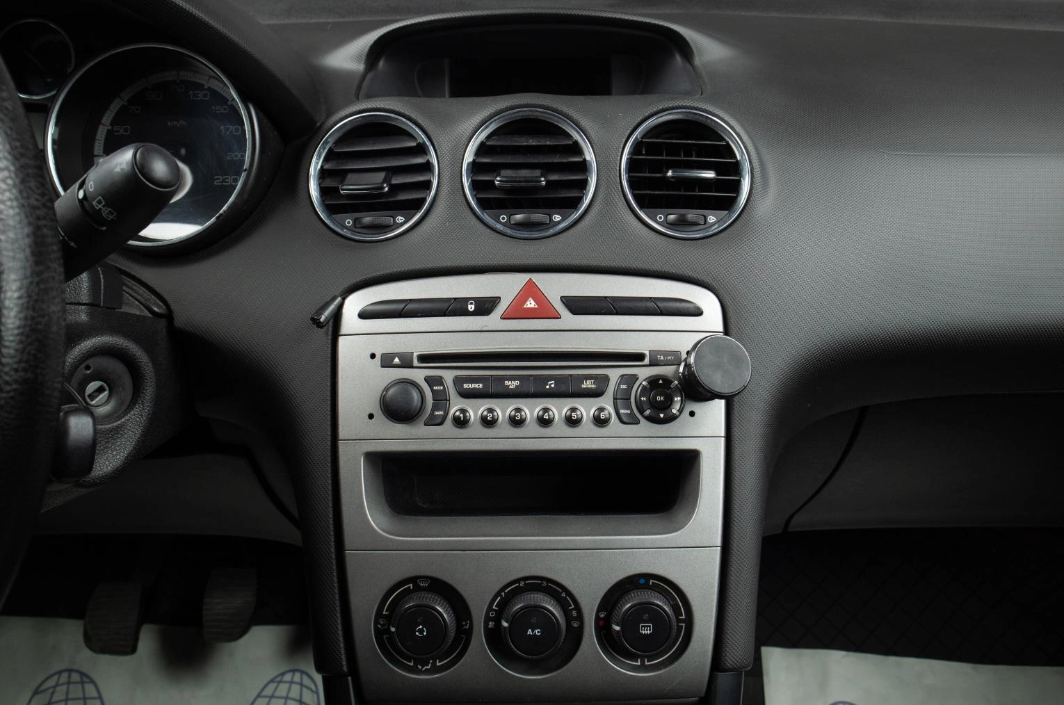 Peugeot 308 11 из 16