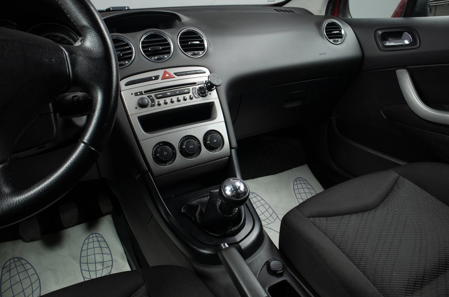 Peugeot 308 10 из 16