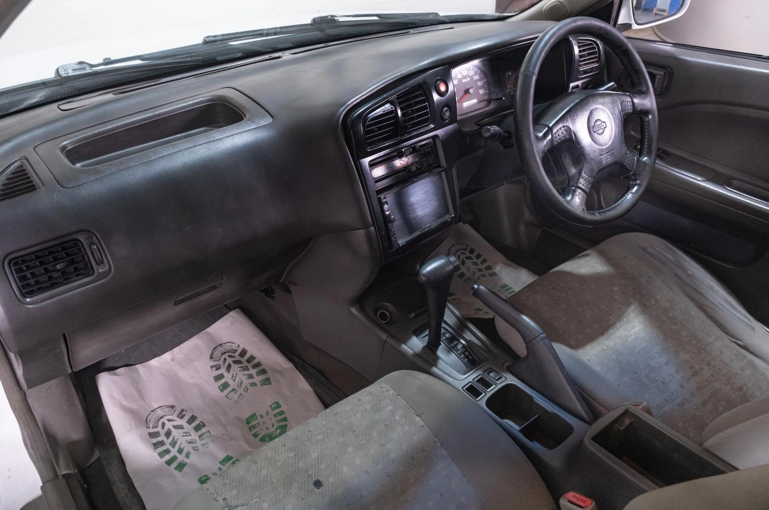 Nissan Expert 15 из 20