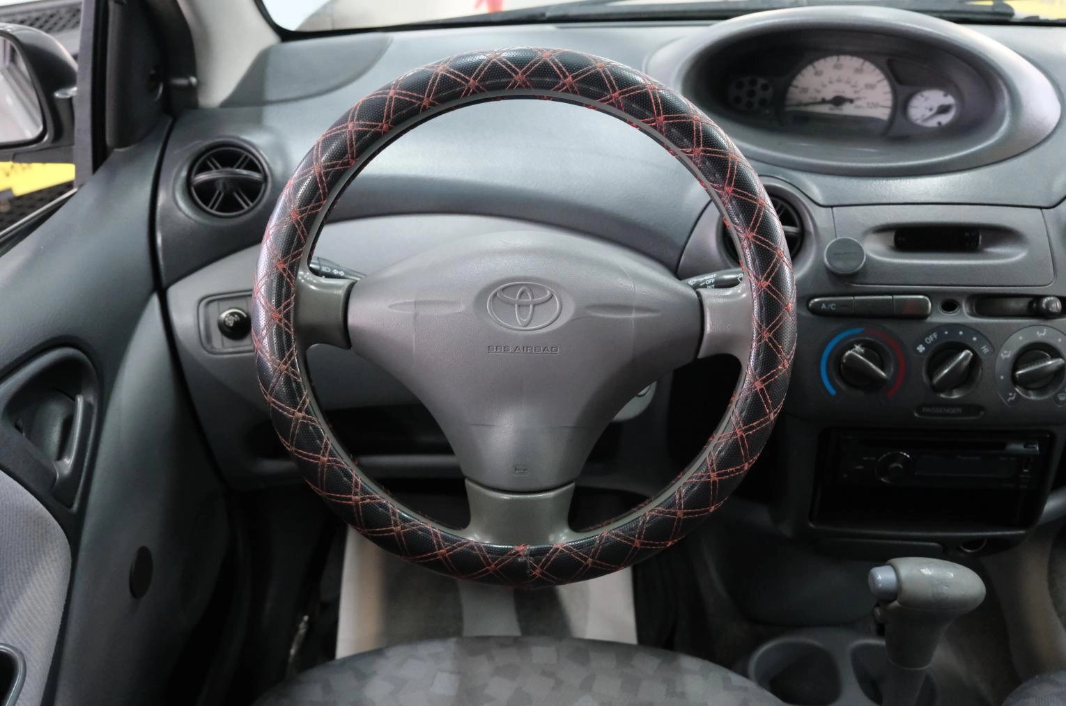 Toyota Echo 10 из 19