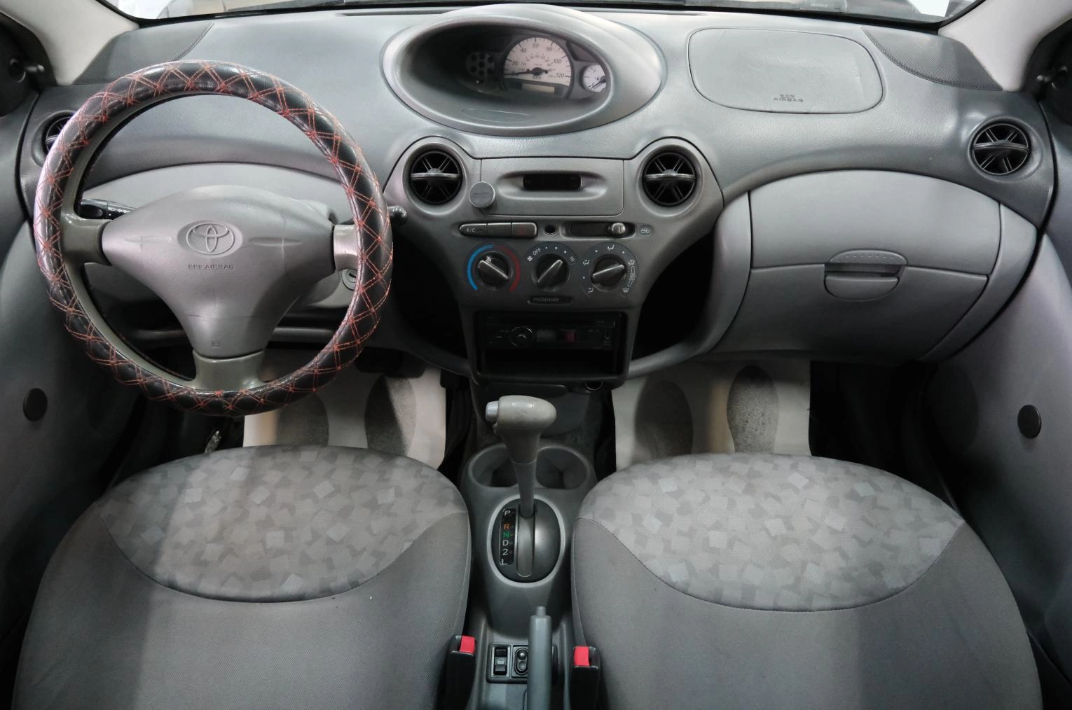 Toyota Echo 11 из 19