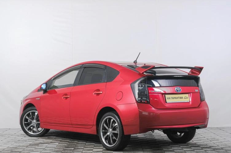 Toyota Prius 4 из 5