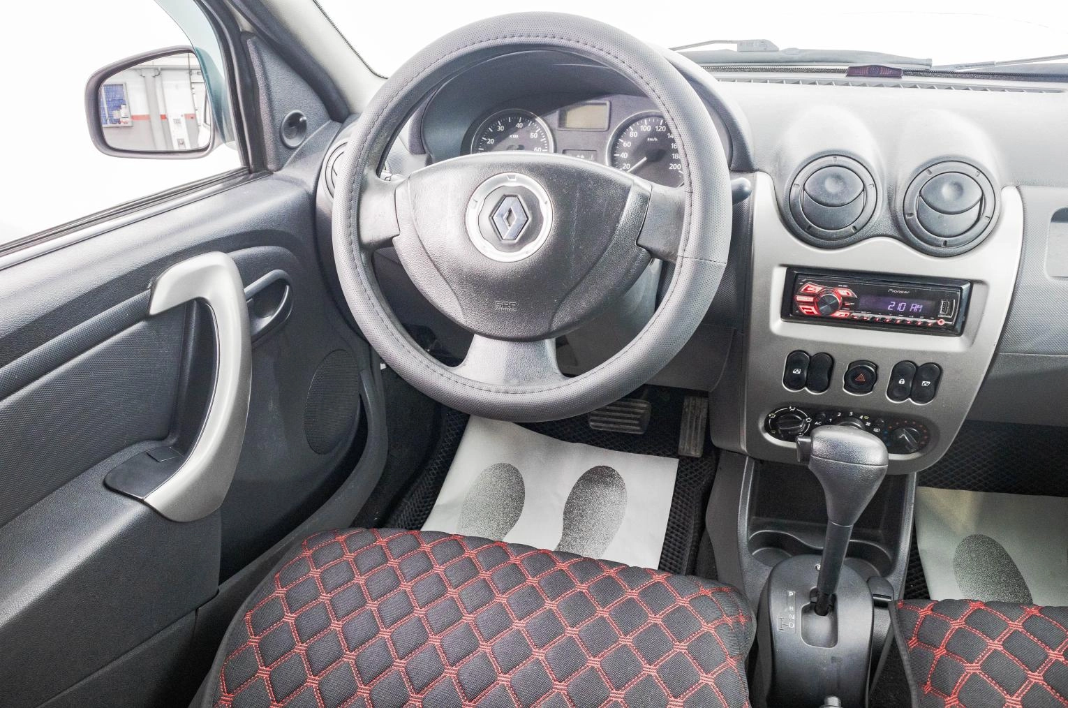 Renault Logan 12 из 21