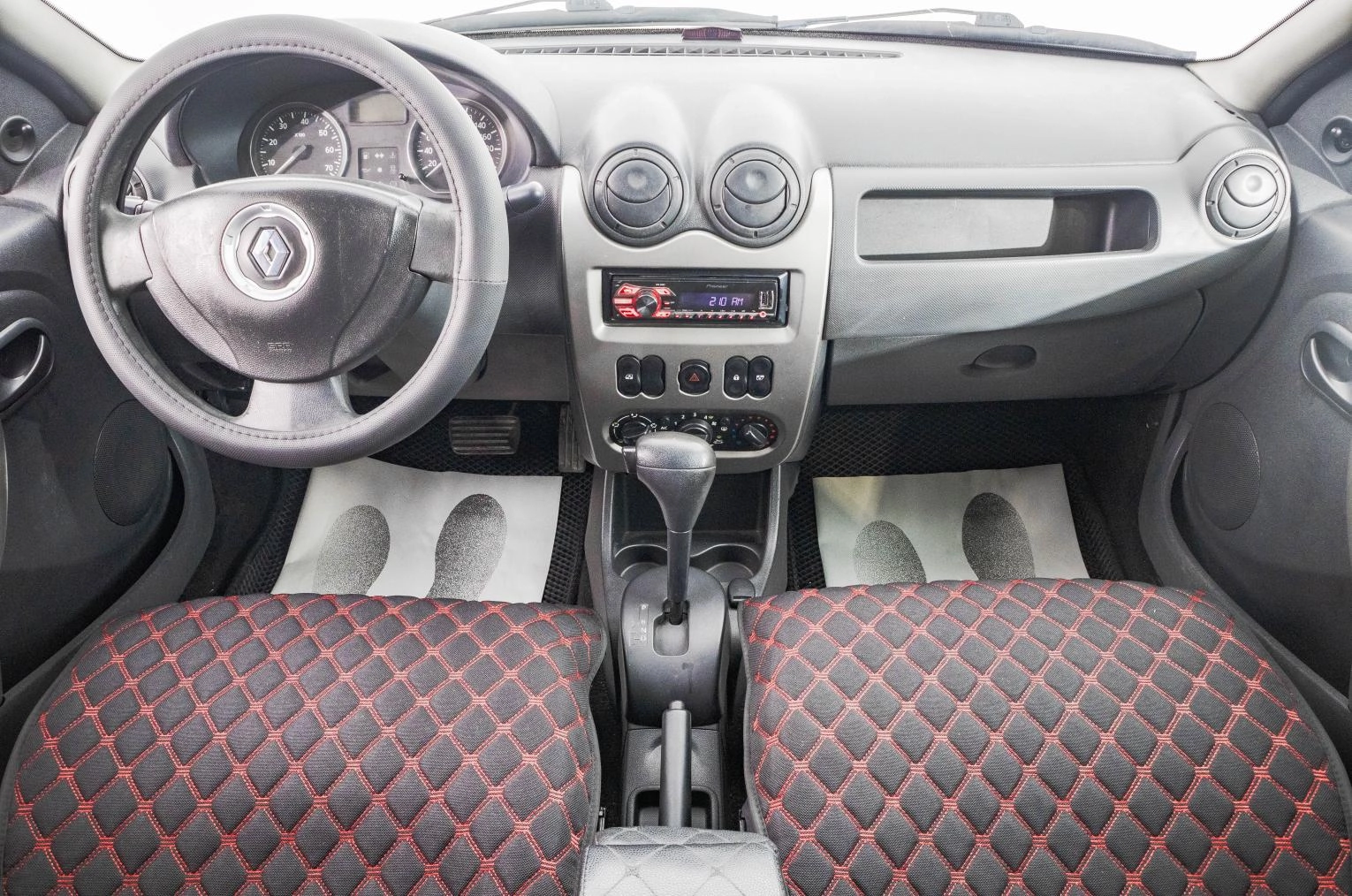 Renault Logan 9 из 21