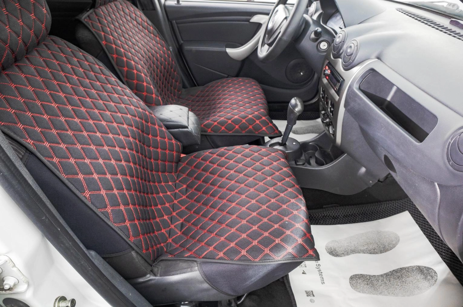 Renault Logan 18 из 21