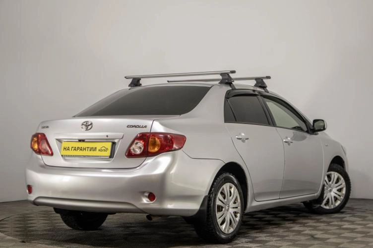 Toyota Corolla 4 из 5